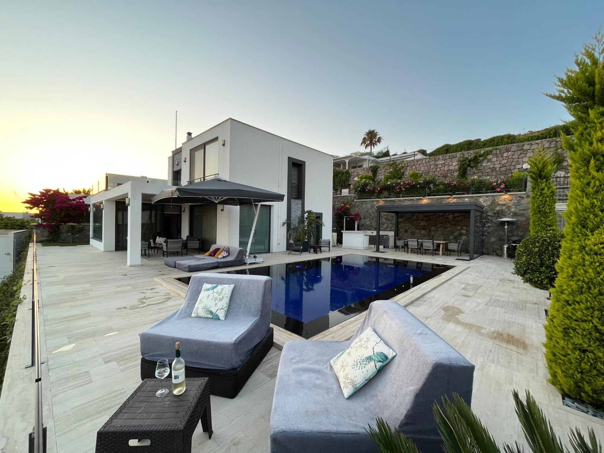Willa Aylinda With Private Heated Pool